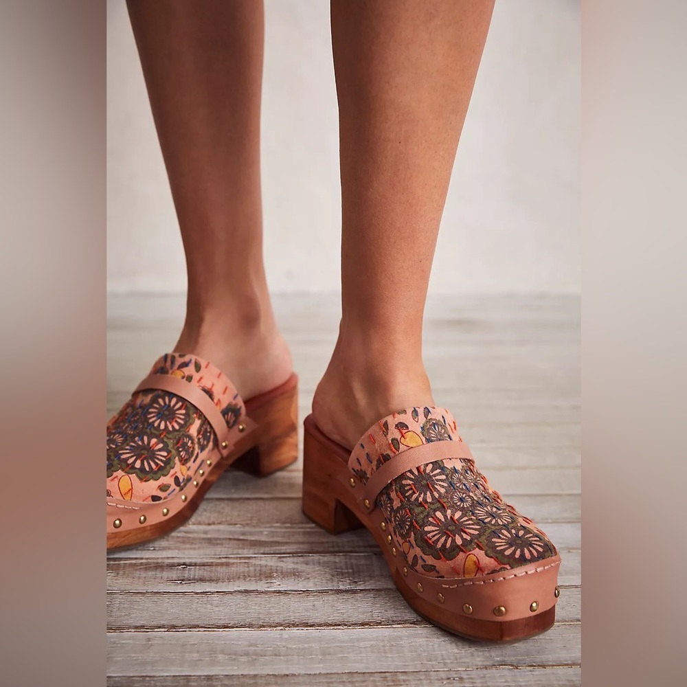 New Free People Calabasas Kantha Clogs Size 37.5 or 7.5/8 true to size